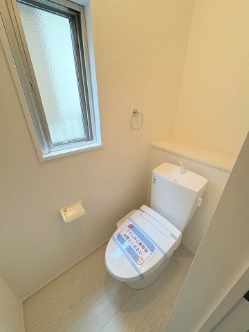 流山市加2丁目　新築戸建　全1棟のトイレ|1階のトイレです