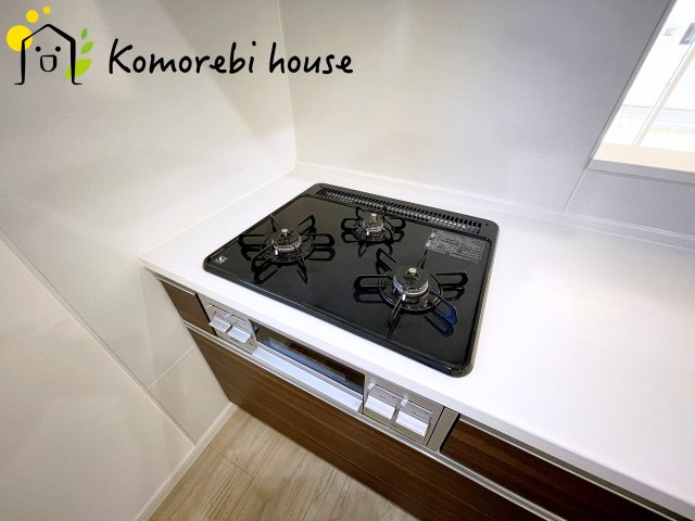 桶川市上日出谷南　2期　ピュアガーデン　戸建て　04のキッチン|キッチンでお料理をお楽しみください