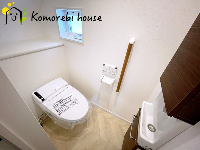 桶川市上日出谷南　2期　ピュアガーデン　戸建て　04のトイレ|コンパクトで使いやすいトイレです