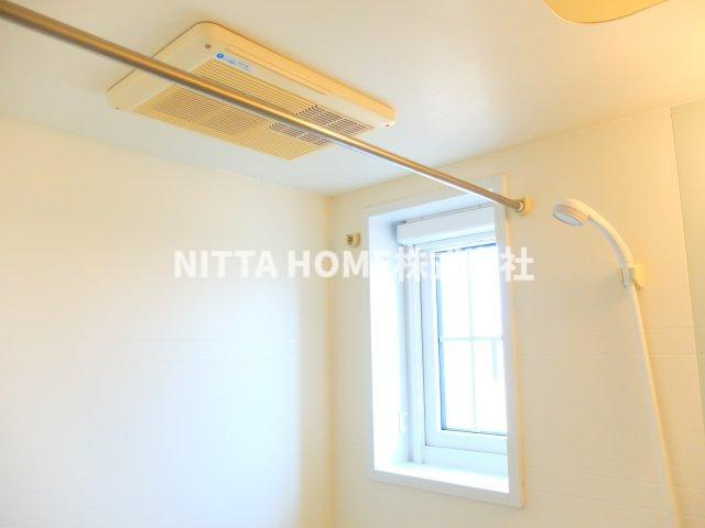 プリマヴェーラ壱番館の浴室|雨の日も安心です♪