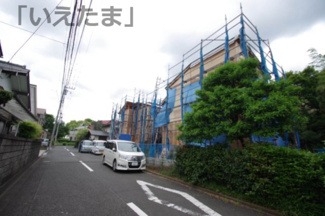 【前面道路含む現地写真】