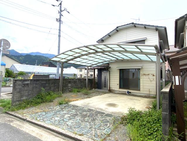 西条市大町　中古住宅の外観