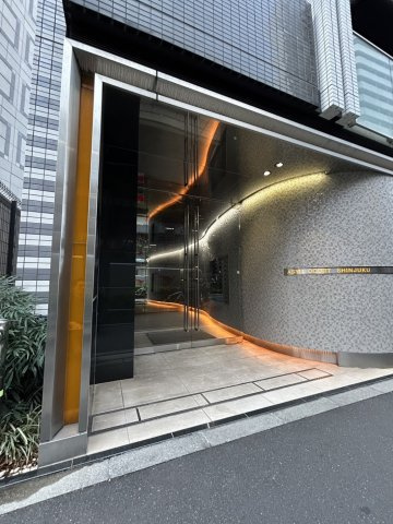 新宿区西新宿３丁目の賃貸マンションのエントランス
