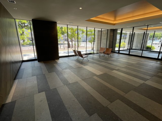 グラディス高松ザ・タワーのエントランス