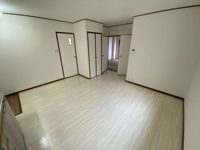 ハイム王子公園の居間・リビング