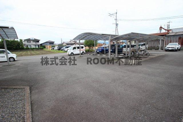 フローリッシュメゾンの駐車場|駐車スペースもあります