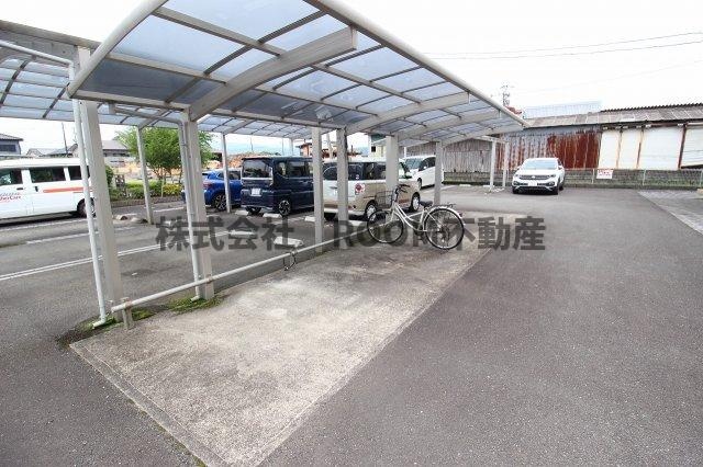 フローリッシュメゾンの駐車場|駐車場完備です