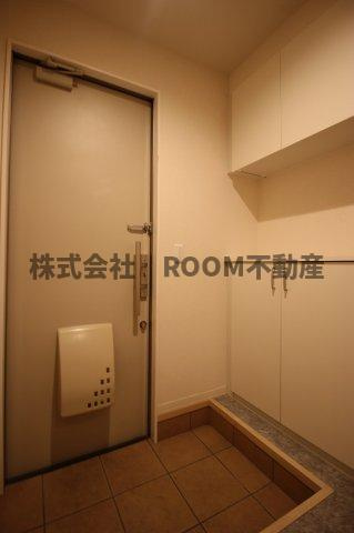 フローリッシュメゾンの玄関|ゆったりとした玄関です