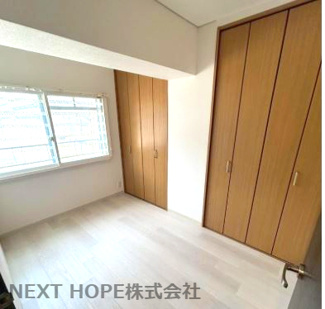【洋室】 | サンロイヤル南園田 | 洋室3.9帖です♪クローゼットが2カ所に設けられております！！たくさんのお洋服・小物が収納できます！！