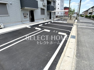 【駐車場】 | ル・トリシア | カースペースがあります