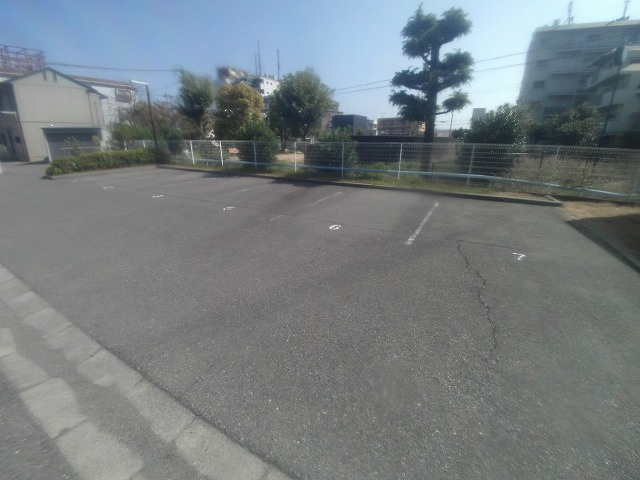 パークサイド足立の駐車場