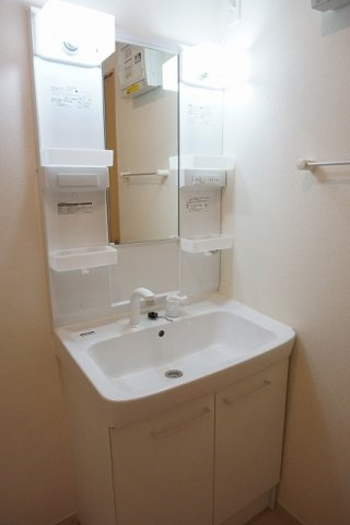 クラール名東イースト　Ｂの洗面所|広い洗面スペース