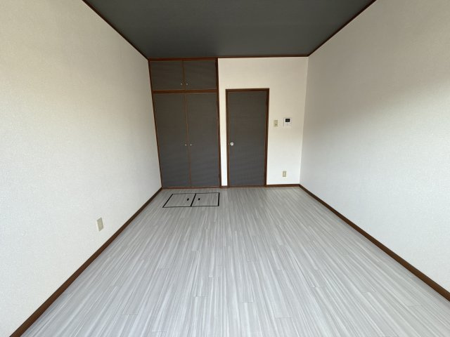 フェリーチェ青山の居間・リビング