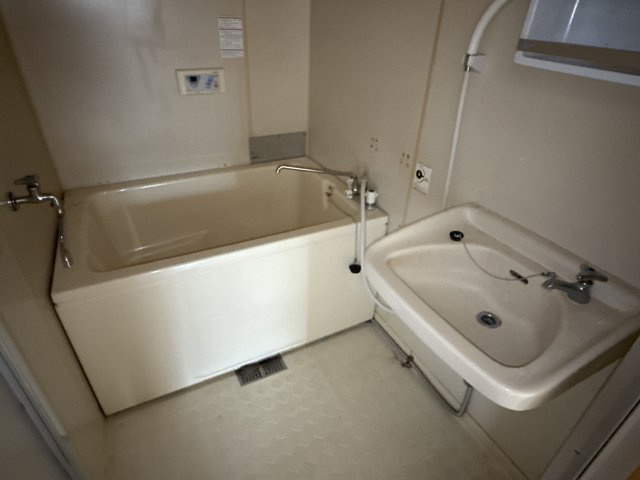 第二野里ハイツの浴室