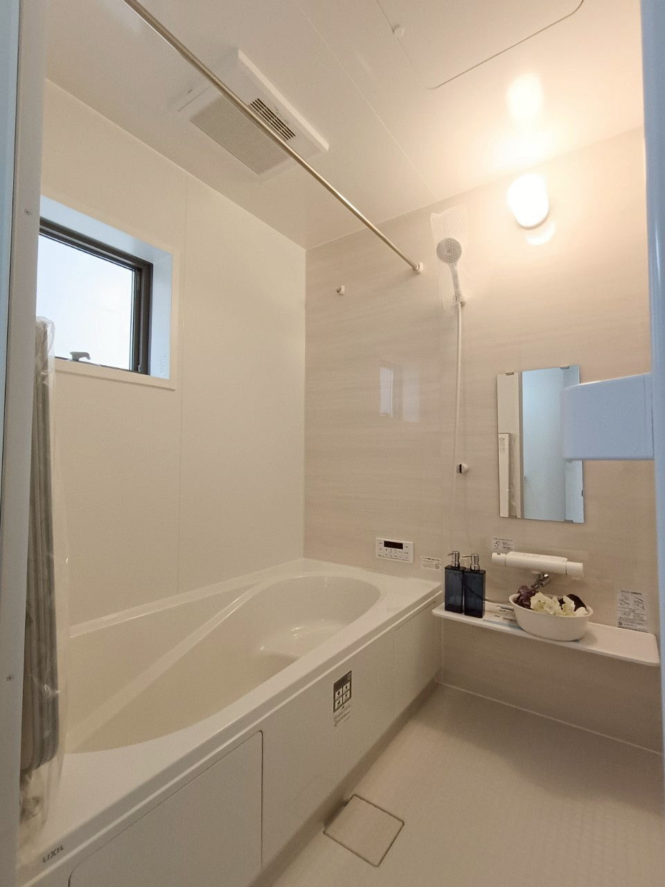 八潮市　伊草1丁目　新築戸建　　全1棟の浴室|きれいなお風呂です