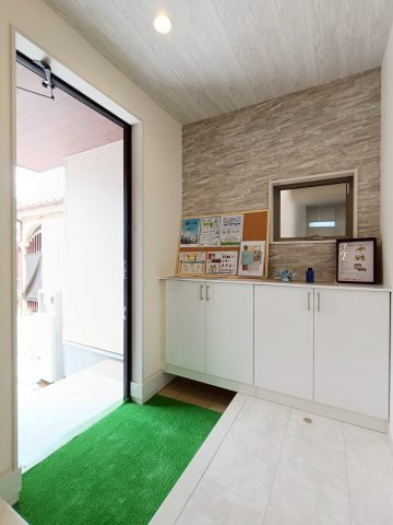 八潮市　伊草1丁目　新築戸建　　全1棟の玄関|シンプルで使いやすい玄関です