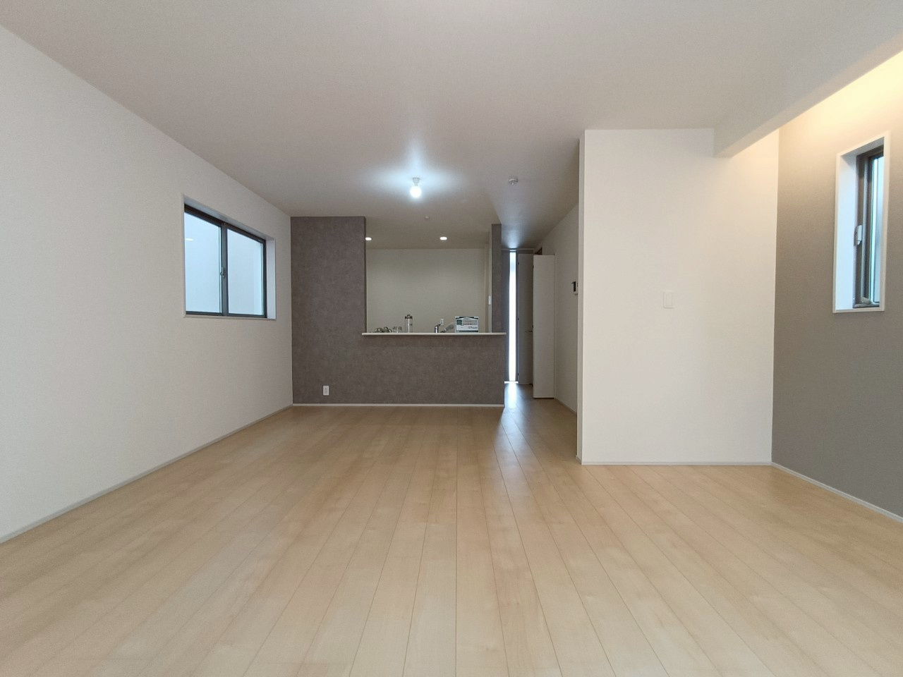 八潮市　伊草1丁目　新築戸建　　全1棟の居間・リビング|ゆったり過ごせる居間です