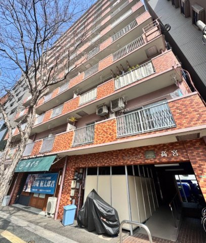 グランピア高宮の外観