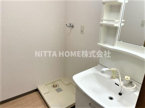 ＲＩＧＨＴ８１の洗面所|シャワー付きの洗面化粧台もありますよ★