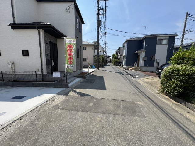 松戸市八ケ崎１丁目新築戸建（八ヶ崎１丁目Ⅲ）の前面道路含む現地写真|西側前面道路