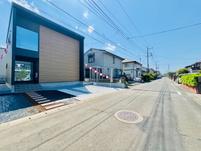 大泉町朝日の前面道路含む現地写真|閑静な住宅地で、駐車も焦らずにできます◎