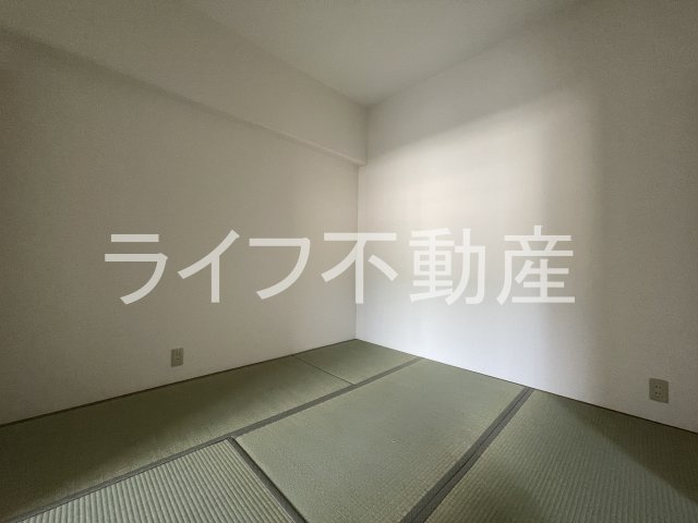 グロースコート新町の寝室|和室ならではの温かな和の空間で寛ぎの時間を過ごせます