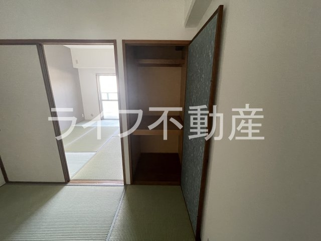 グロースコート新町の収納|こまごまとしたものを収納できそうですね