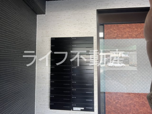 グロースコート新町のエントランス|建物の内部です