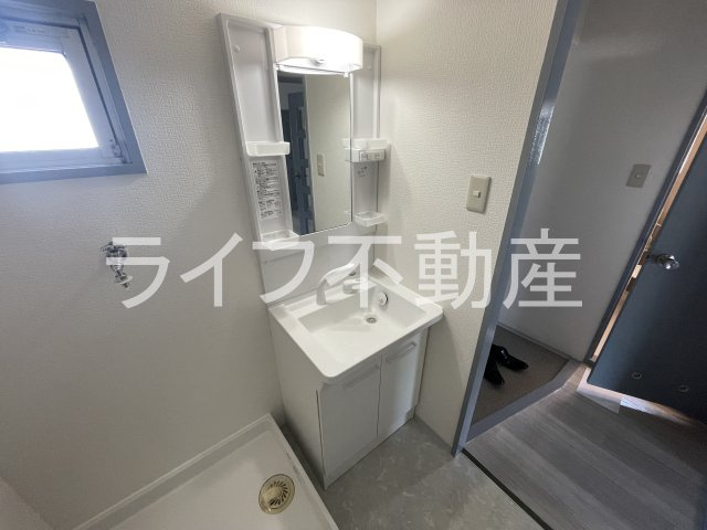 グロースコート新町の独立洗面台|コンパクトで使いやすい洗面所