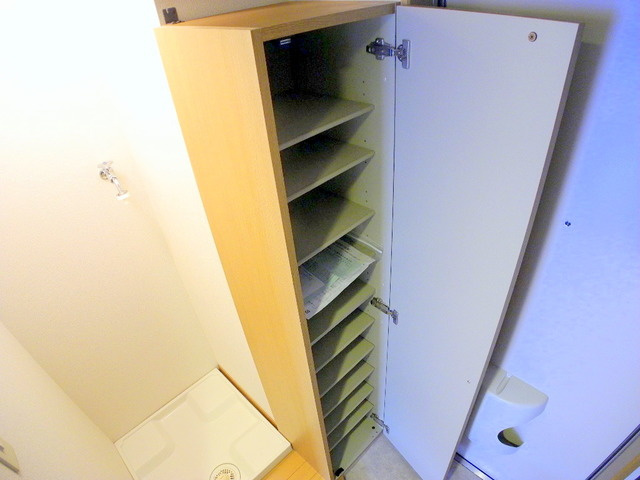 MODERN西山の玄関|※同間取りの別のお部屋の画像です※現況を優先します