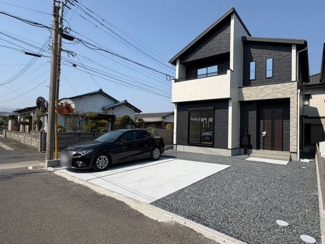 行橋市大橋1丁目　新築一戸建ての外観|周辺道路も広く駐車しやすいです♪
【行橋市　新築一戸建て】