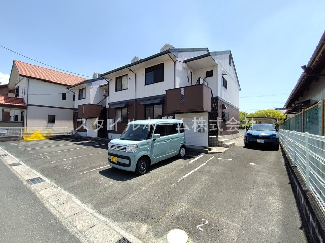 ハートホーム大西の駐車場