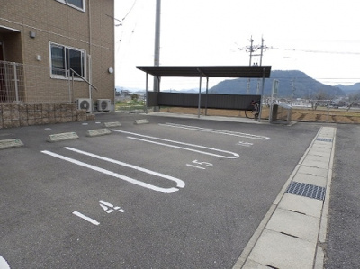 【駐車場】 | パープルティアラ　B棟