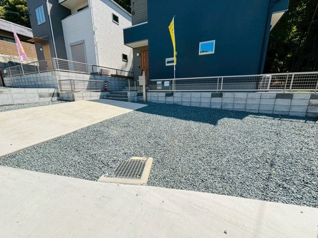 アイパッソの家／中央区黒髪４丁目２号地の駐車場