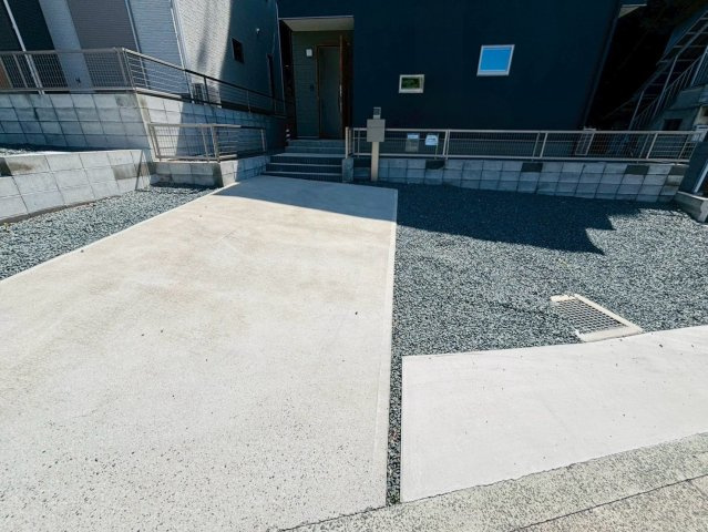 アイパッソの家／中央区黒髪４丁目２号地の駐車場