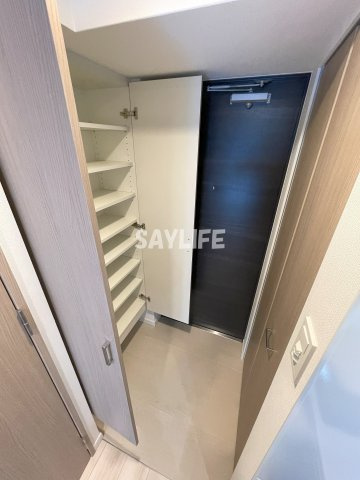 S-RESIDENCE高井田beletaの玄関