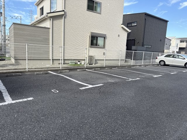 ロイヤルコーポ白浜の駐車場