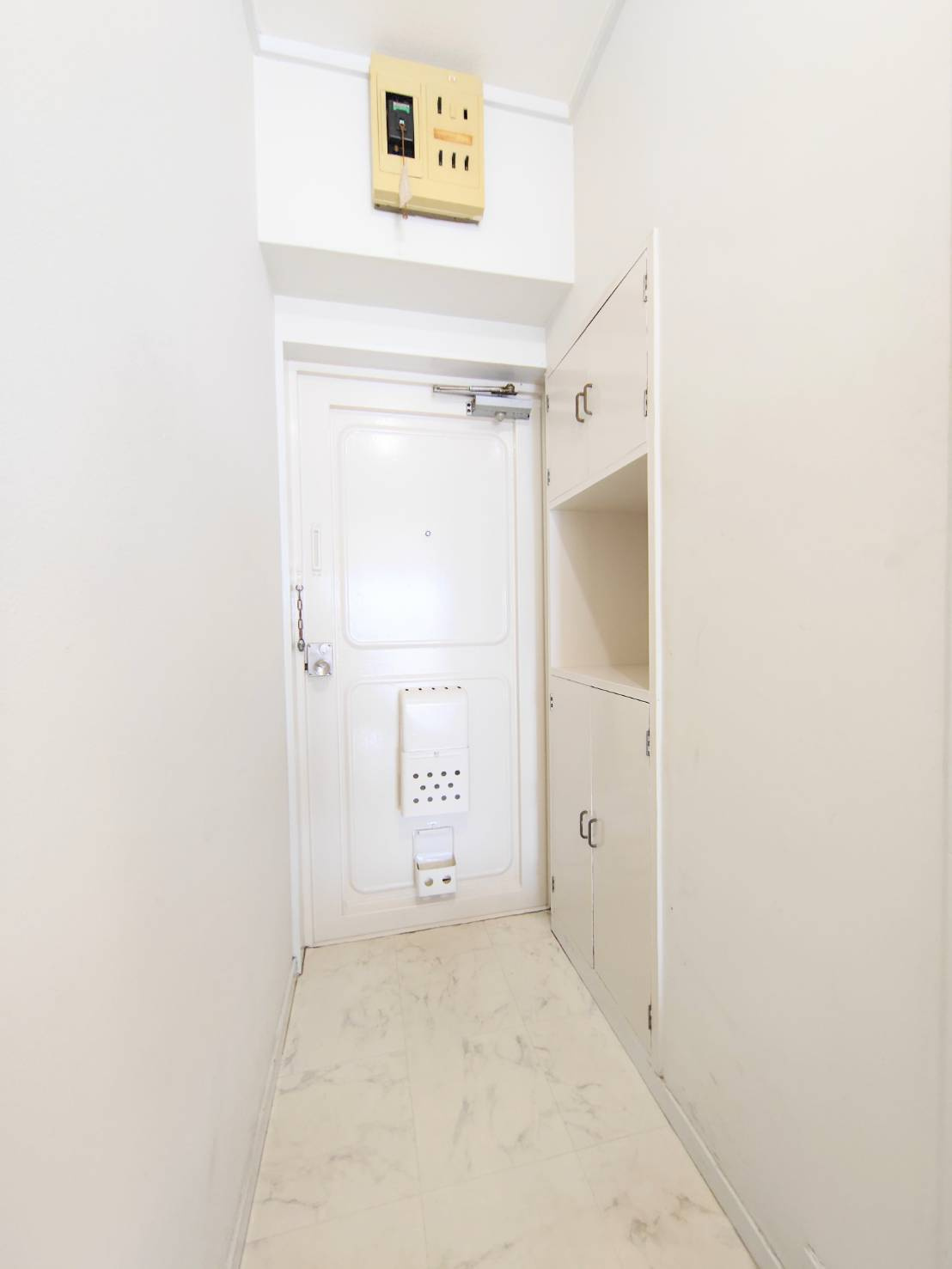 清風マンションの玄関|明るい玄関です