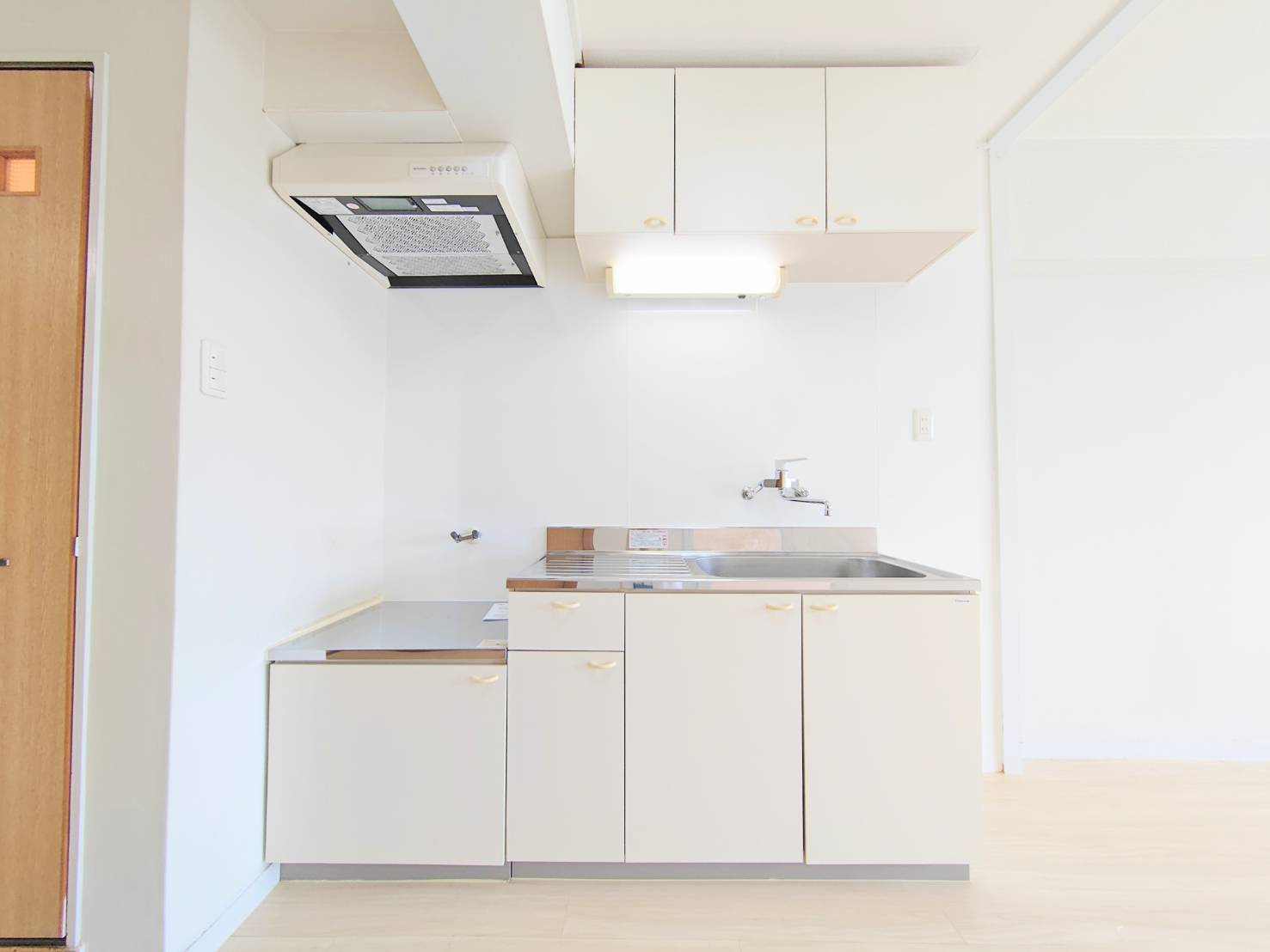 清風マンションのキッチン|コンパクトなキッチンで掃除もラクラク