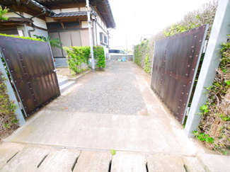 【駐車場】 | 山武郡横芝光町北清水　和風平家 | 平成16年6月築 2LDK和風平家スーパータイヨービックハウス徒歩約10分建物未登記 前面水道管あり