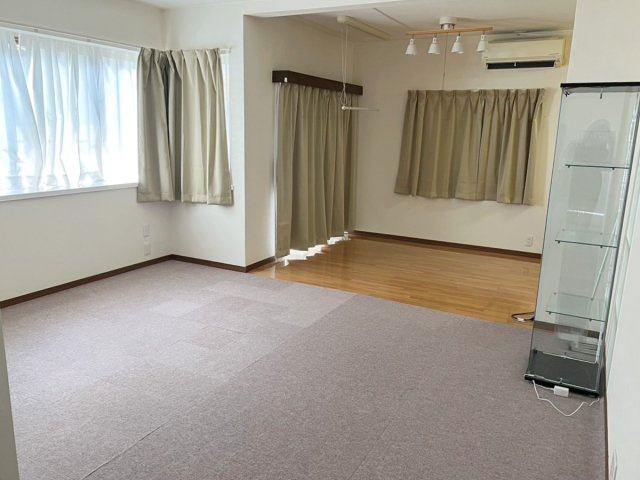 中古戸建　須賀川市向陽町　4SLDKの居間・リビング