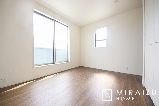 【寝室】 | 暮らしやすさを考えたプランで快適な現地ロケーションを実現。安らぎに満たされる、ゆとりのある日々を過ごせます♪