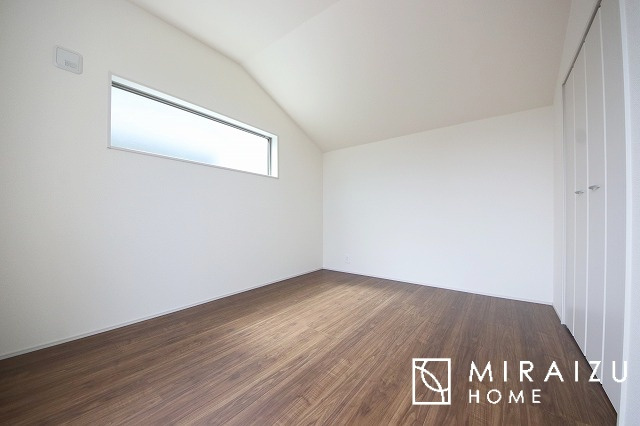 【子供部屋】 | 日当たりの良いお家は嬉しいですよね。それぞれ価値観が分かれる箇所です、実際に内覧して日当たりの心地よさをご体感下さいね♪