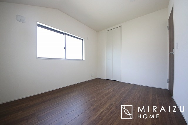 【寝室】 | 建物完成につき、実際のお部屋をごゆっくりご見学いただけます。お休みの日にご家族で見学はいかがでしょう。