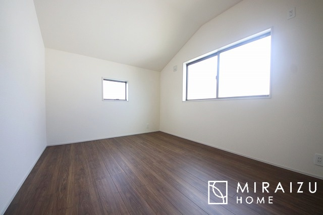 【洋室】 | 平日・休日問わず、いつでもご見学が出来ます♪☆実際に見て、触れて感じる安心のお住まい探しを体験して下さい♪☆物件情報だけでなく、地域の特色などなどエリア情報もお伝え出来たら嬉しいです♪