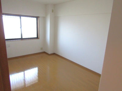 【洋室】 | ラフィーネ国母5階 | 明るい洋室です