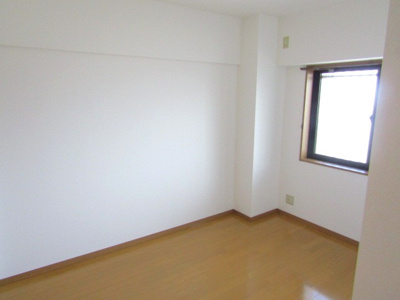 【洋室】 | ラフィーネ国母5階 | ゆったりした洋室です