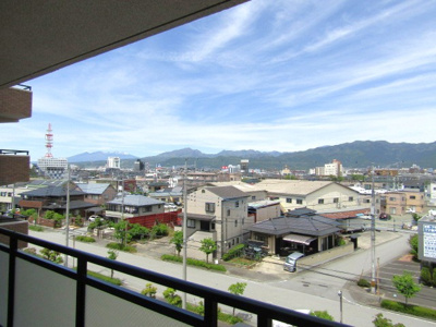 【展望】 | ラフィーネ国母5階 | 廊下からの眺め