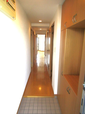 【玄関】 | ラフィーネ国母5階 | 玄関です