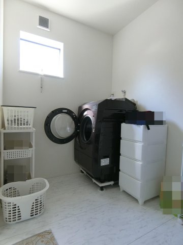 上後藤3丁目戸建（築浅オール電化太陽光付き）の脱衣所